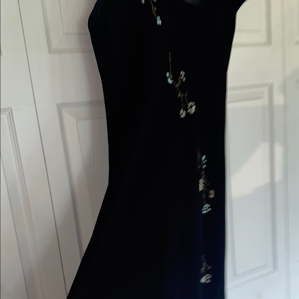 Jones New York Black slevrss  Dress with Floral Embroidery & stone detail - Picture 8 of 10